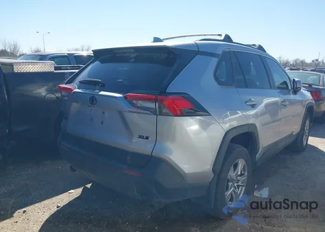 2025 Toyota Rav4 Xle z USA, uszkodzony, nr VIN 2T3W1RFV9SC333392